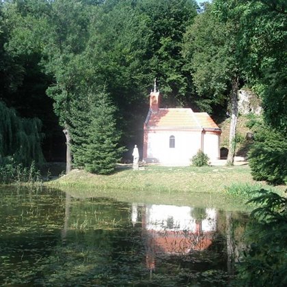 elvonulás